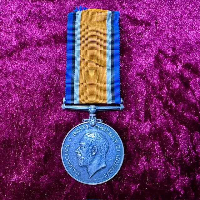 Ref: 5558 - WW1 War Medal (Devon Regiment).
